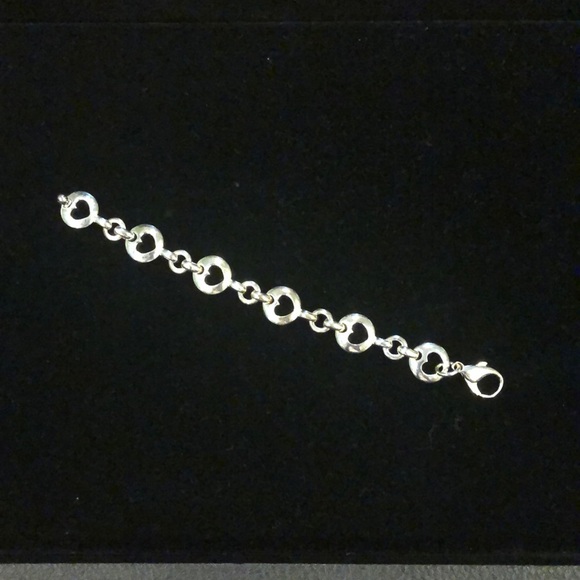 Sterling silver heart bracelet - Picture 2 of 6